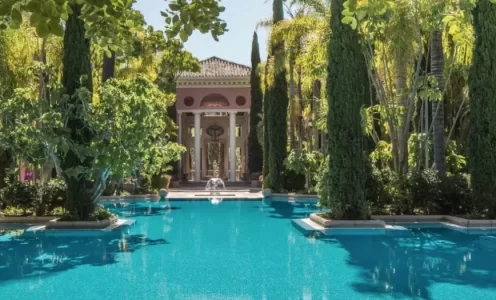 El rincón español que ha enamorado a Jennifer Lopez con spa de 2.000 metros cuadrados y 1.200 obras de arte